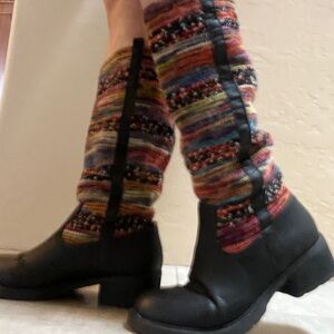 Sbicca Multicolor Knit and Black Boots size 6
Comfy and colorful!!!